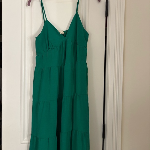 Dresses & Skirts - Elegant Green Sleeveless Dress